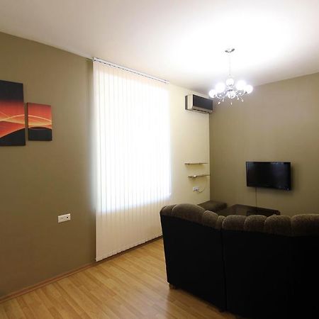 Studio With Balcony On Sayat Nova Avenue Ereván Exterior foto