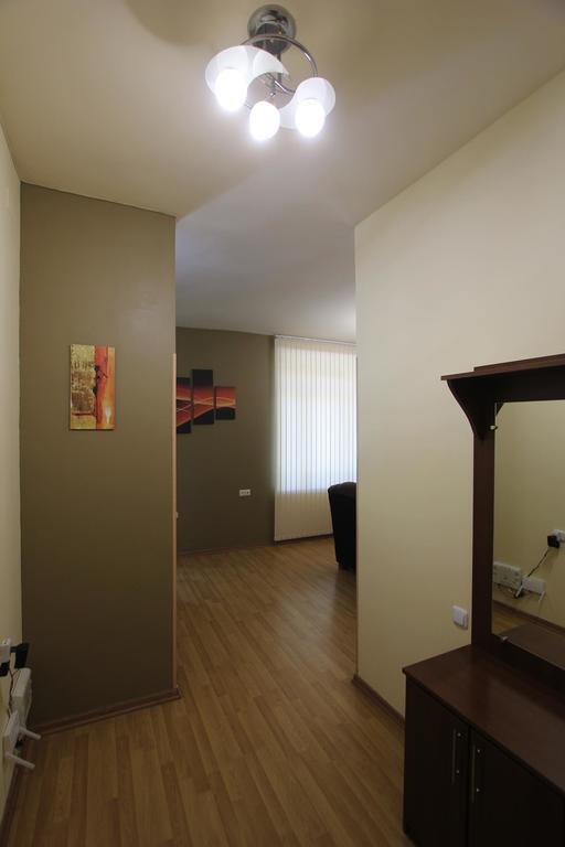 Studio With Balcony On Sayat Nova Avenue Ereván Exterior foto